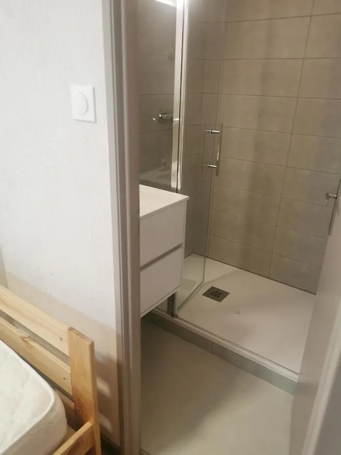 La Mansio De Bons Hostel Λε Ντεζ Αλπ