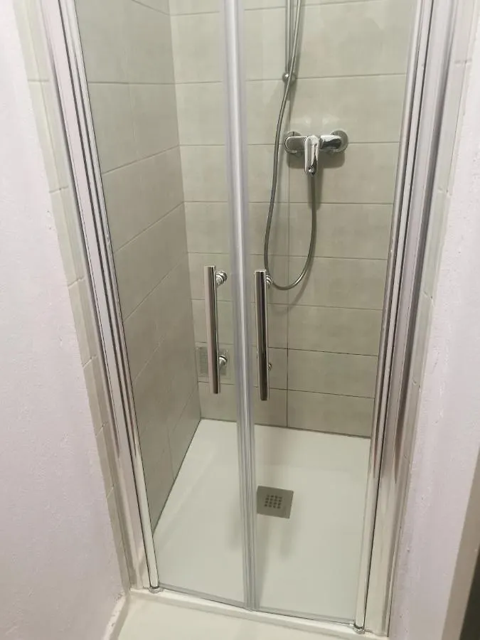 La Mansio De Bons Hostel Λε Ντεζ Αλπ
