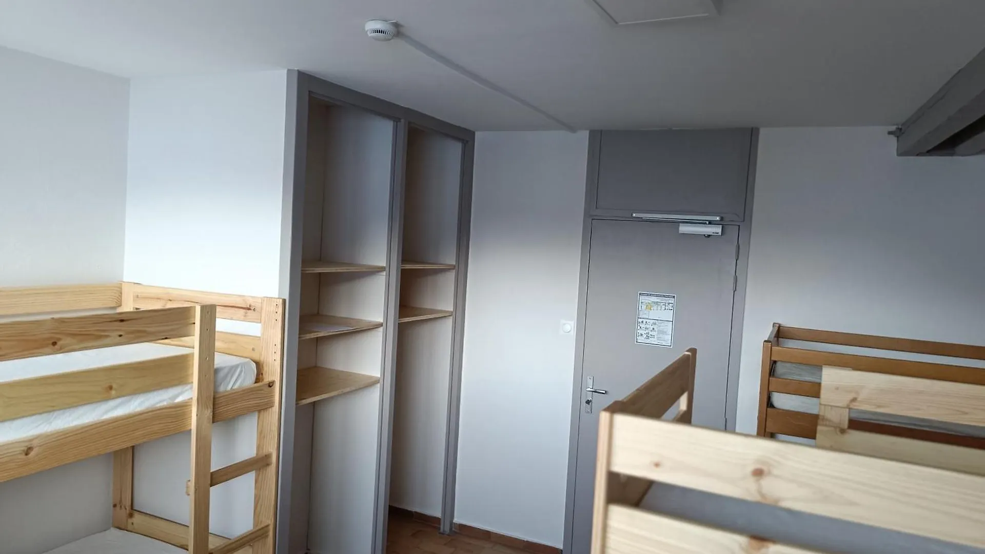 La Mansio De Bons Hostel Λε Ντεζ Αλπ