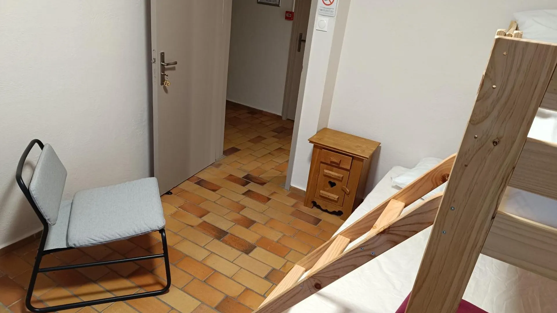 La Mansio De Bons Hostel Λε Ντεζ Αλπ