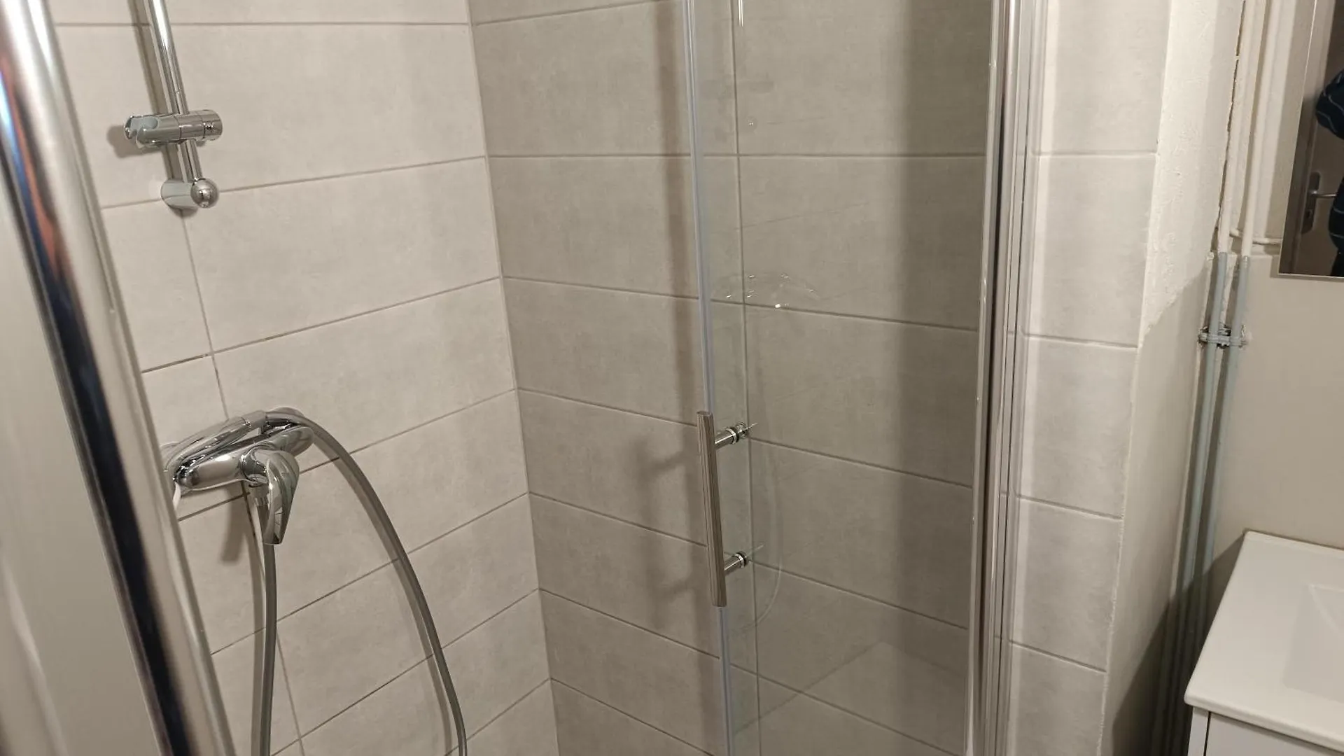 La Mansio De Bons Hostel Λε Ντεζ Αλπ 0*,